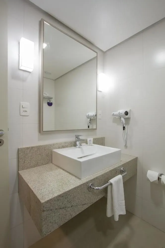 Hotel Le Canard Joinville