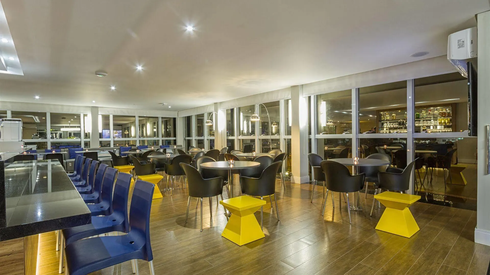 Le Canard Joinville Hotel