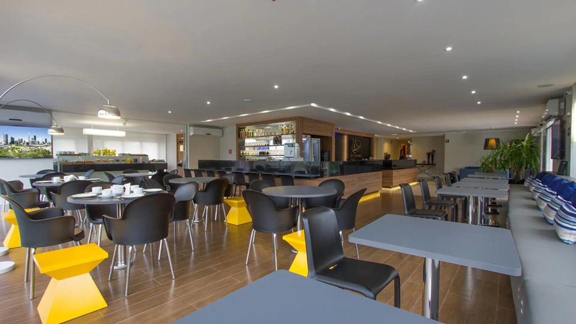 Le Canard Joinville Hotel