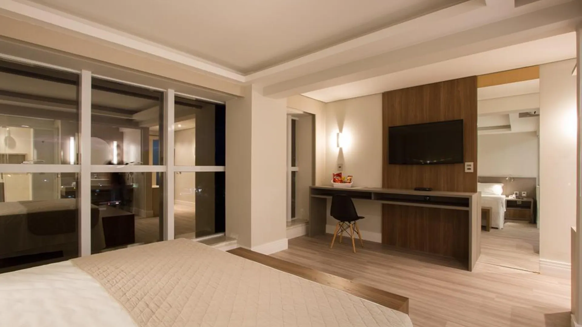 Le Canard Joinville Hotel