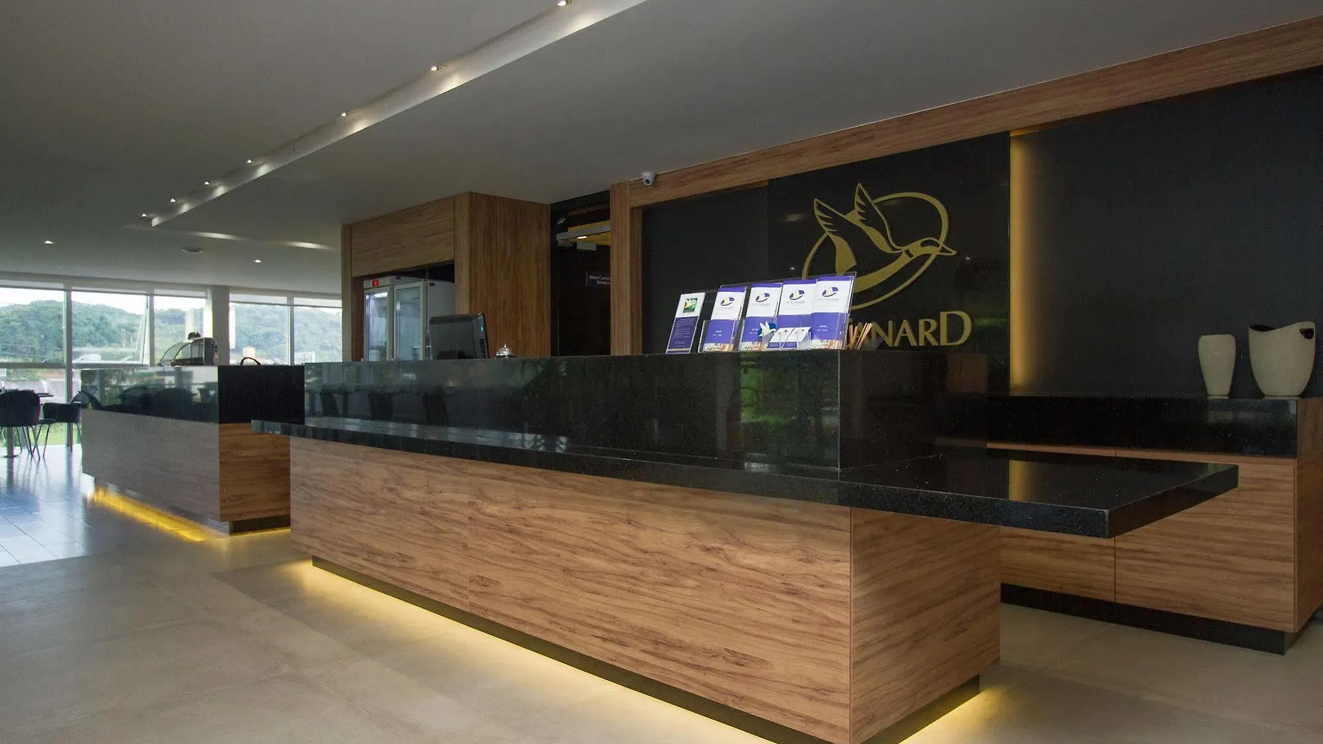 Le Canard Joinville Hotel